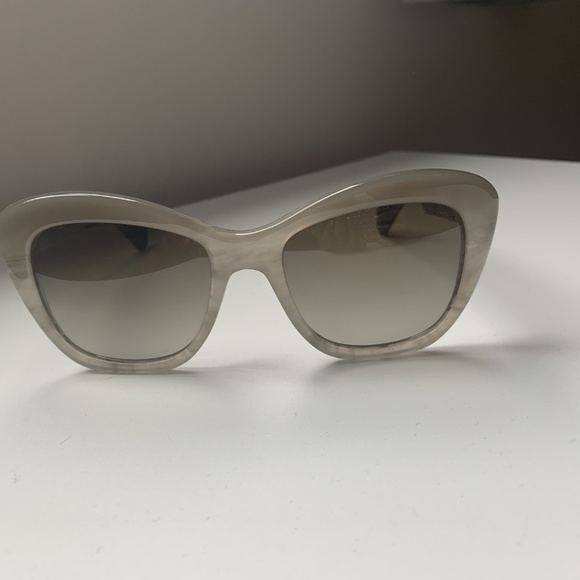 Oliver Peoples